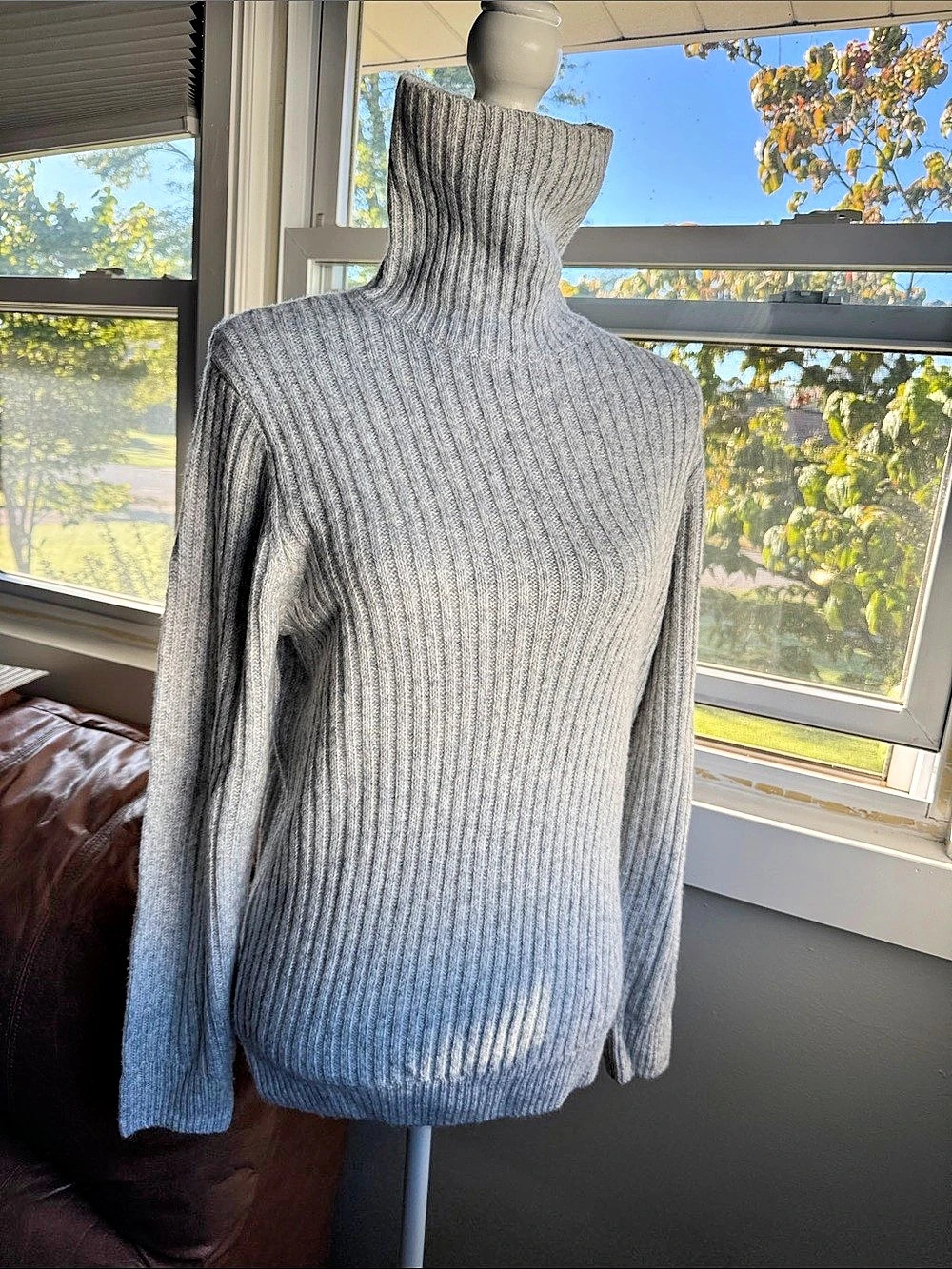 Rorie Whelan Ribbed Turtleneck Sweater in Gray S Small Like New